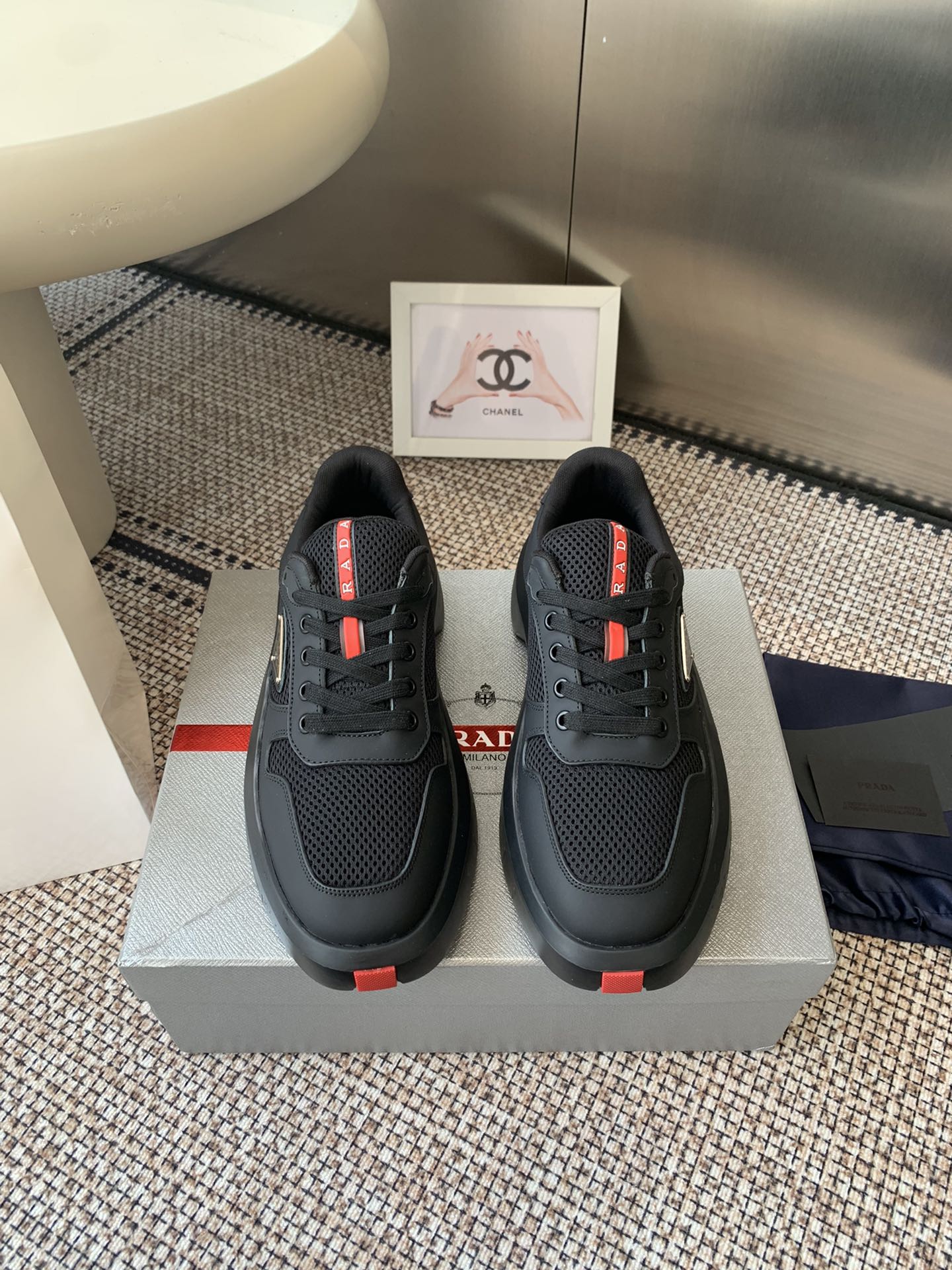 NO:511798,Prada 25ss Spring and Summer Couple Style, Thick-soled White Shoes, Imported Open-edge Beaded Cowhide, Imported Calfskin has a good sense of detail, and is decorated with triangle markings, simple and high-end!  The key is that the legs are long and the legs are easily lengthened!  Size 35-45 (Female 40, 45 customized for men), casual shoes/sports shoes, prada, prada, sneakers, cowhide19860909Prada 普拉达 25ss春夏情侣款 厚底小白鞋 进口开边珠牛皮 进口小牛皮细节感跟好 三角标点缀,简单高级！ 关键上脚超显腿长,轻松拉长腿部显腿！ 码数35-45（女40 男45定做）,休闲鞋/运动鞋,prada,prada,sneakers,cowhide,Women's Shoes