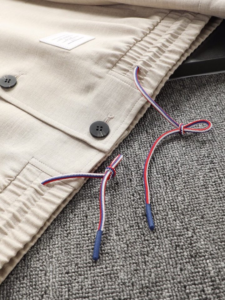 P1056 THOM BROWNE Fall Jacket: Stylish, Lightweight, Innovative Design, Premium Quality Fabrics - 图片 5