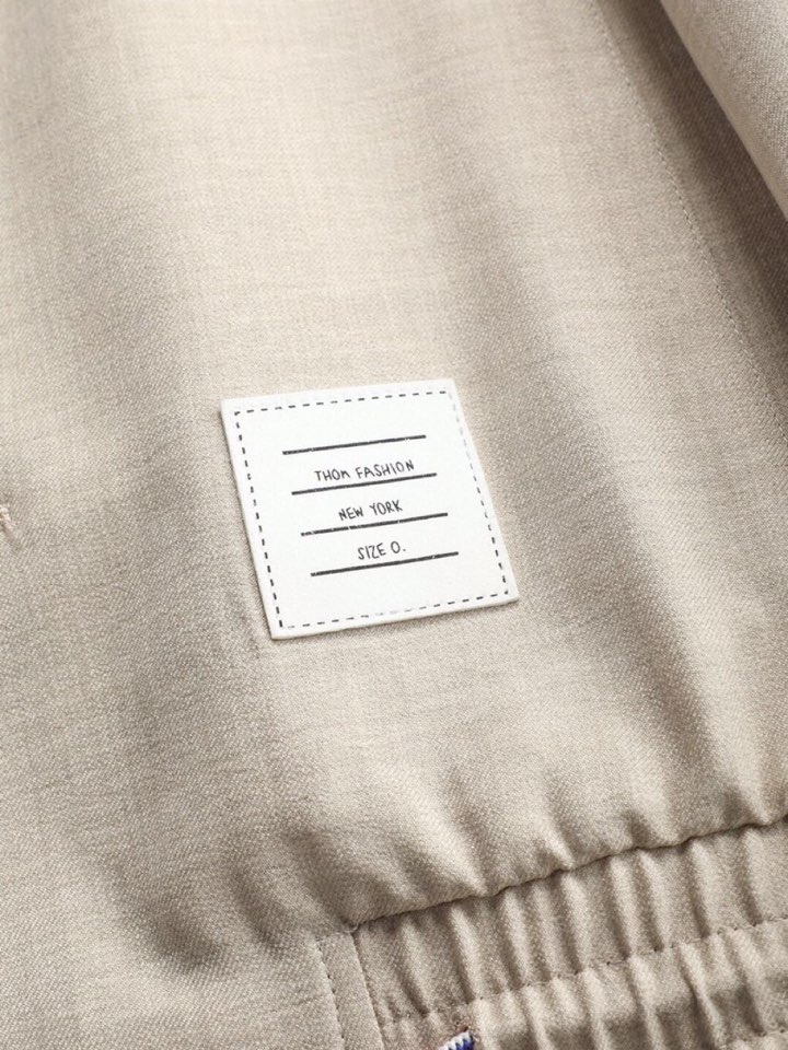 P1056 THOM BROWNE Fall Jacket: Stylish, Lightweight, Innovative Design, Premium Quality Fabrics - 图片 6