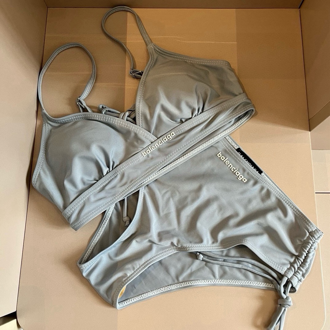 🆕

巴黎世家balenciaga运动套装比基尼，简约大气，S M L XL