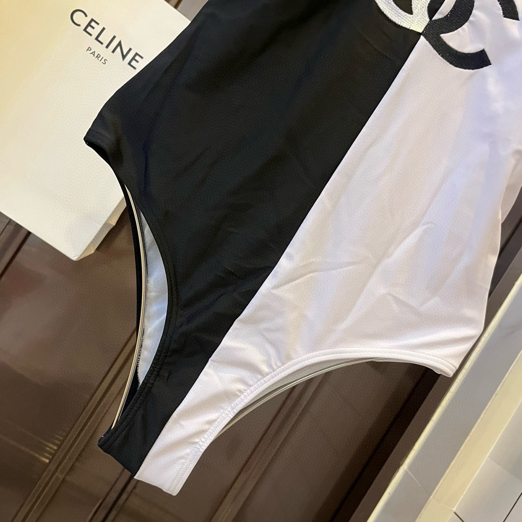 🆕
Chanel新款中古比基尼 连体泳衣，S M L XL