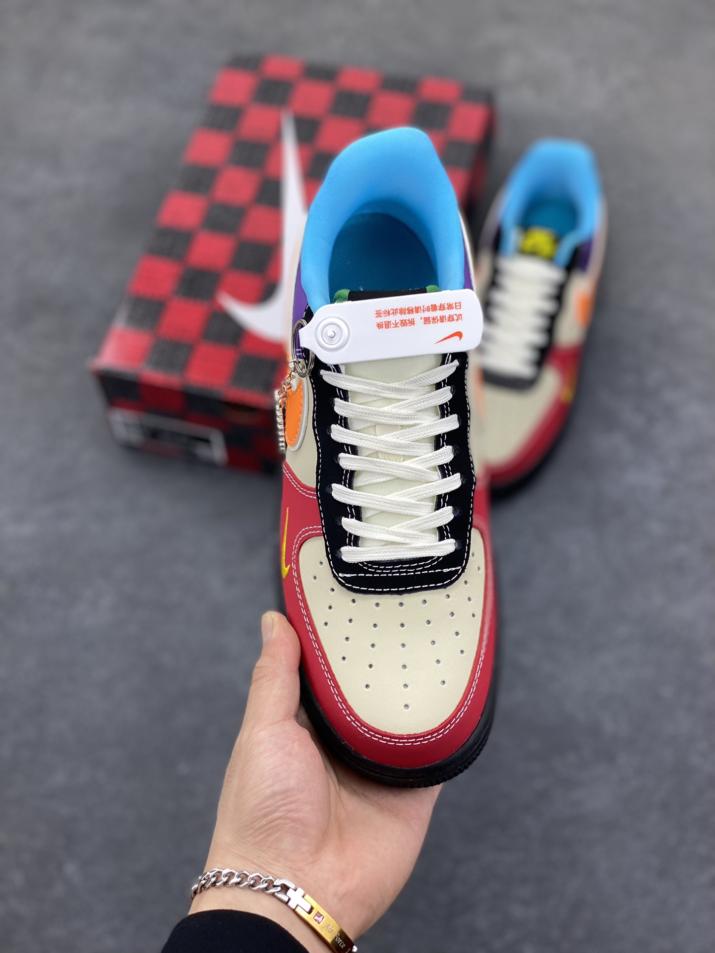 图片[2]-NIke Air Force 1 \’07 Low “Supreme联名——红黄紫”空军一号 低帮 运动鞋 休闲鞋 折边针车 工艺难度大 原楦头原纸板 原装鞋盒 定制五金配件 内置全掌气垫 原厂鞋底 货号：KB1688-004 尺码：36 36.5 37.5 38 38.5 39 40 40.5 41 42 42.5 43 44 44.5 45-选品中心