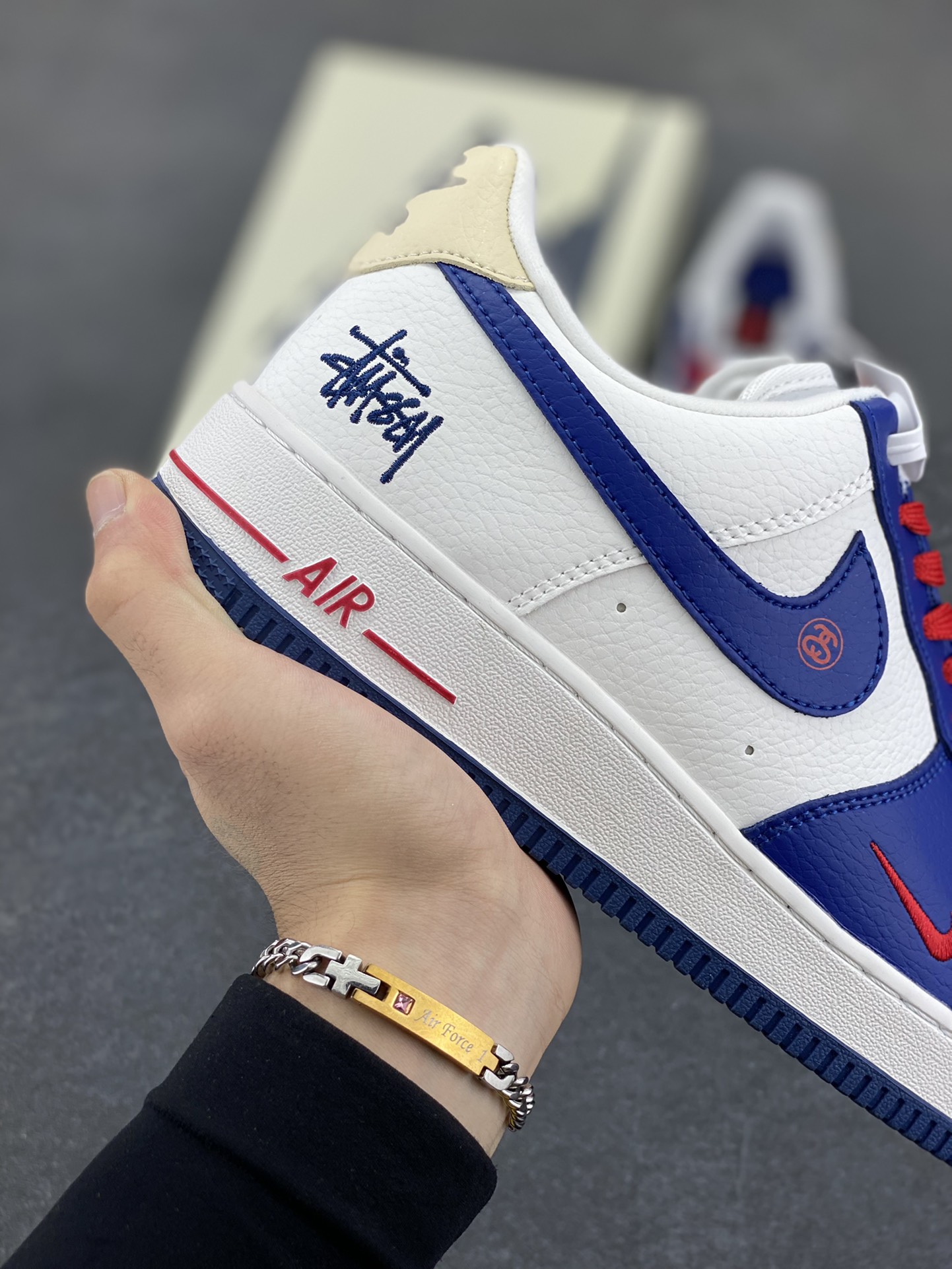 图片[6]-NIke Air Force 1 \’07 Low “斯图西联名”空军一号 低帮 运动鞋 休闲鞋 折边针车 工艺难度大 原楦头原纸板 原装鞋盒 定制五金配件 内置全掌气垫 原厂鞋底 货号：DQ6628-163 尺码：36 36.5 37.5 38 38.5 39 40 40.5 41 42 42.5 43 44 44.5 45-选品中心