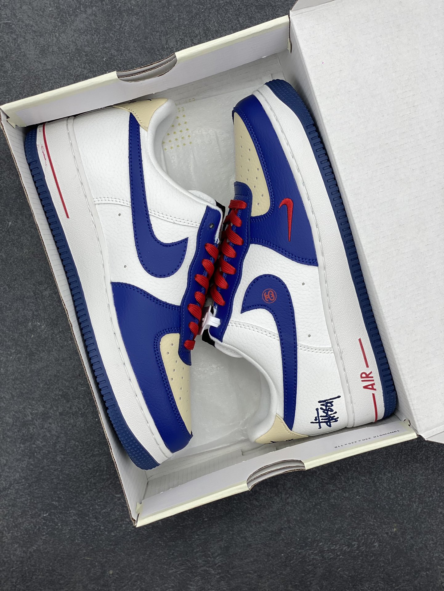 图片[9]-NIke Air Force 1 \’07 Low “斯图西联名”空军一号 低帮 运动鞋 休闲鞋 折边针车 工艺难度大 原楦头原纸板 原装鞋盒 定制五金配件 内置全掌气垫 原厂鞋底 货号：DQ6628-163 尺码：36 36.5 37.5 38 38.5 39 40 40.5 41 42 42.5 43 44 44.5 45-选品中心