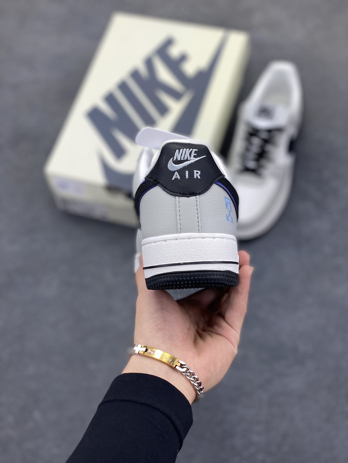 图片[4]-NIke Air Force 1 \’07 Low “OFF-WHITE联名”空军一号 低帮 运动鞋 休闲鞋 折边针车 工艺难度大 原楦头原纸板 原装鞋盒 定制五金配件 内置全掌气垫 原厂鞋底 货号：DQ6628-162 尺码：36 36.5 37.5 38 38.5 39 40 40.5 41 42 42.5 43 44 44.5 45-选品中心