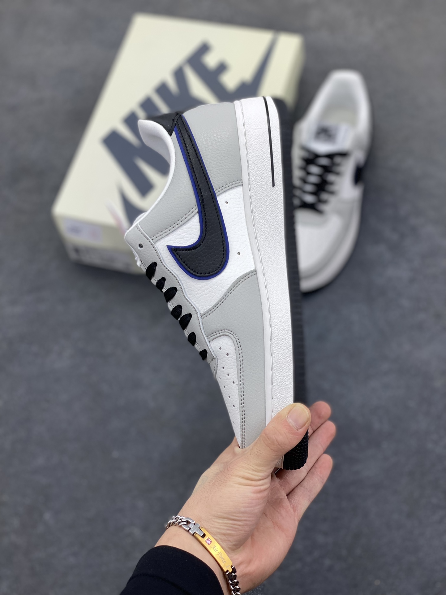 图片[3]-NIke Air Force 1 \’07 Low “OFF-WHITE联名”空军一号 低帮 运动鞋 休闲鞋 折边针车 工艺难度大 原楦头原纸板 原装鞋盒 定制五金配件 内置全掌气垫 原厂鞋底 货号：DQ6628-162 尺码：36 36.5 37.5 38 38.5 39 40 40.5 41 42 42.5 43 44 44.5 45-选品中心