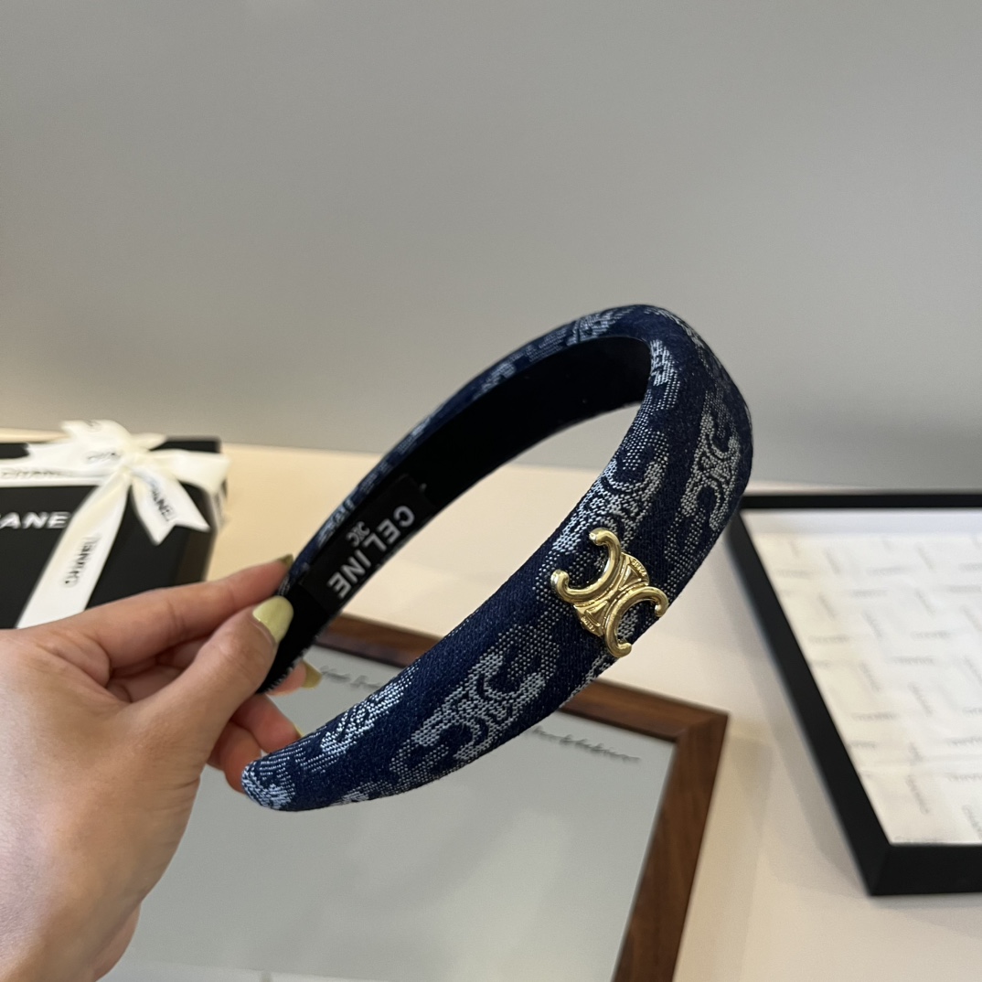 🆕

Celine赛琳新款发箍