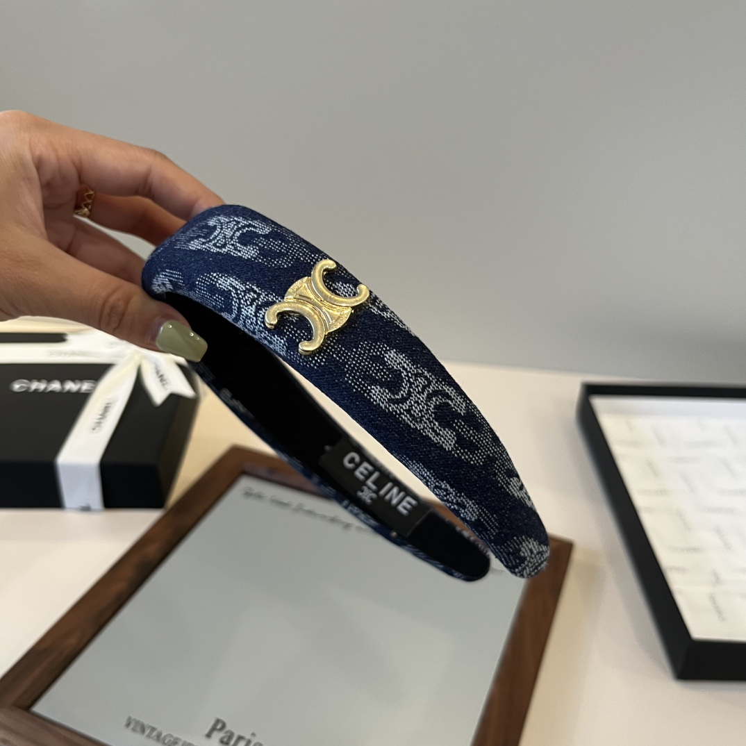 🆕

Celine赛琳新款发箍
