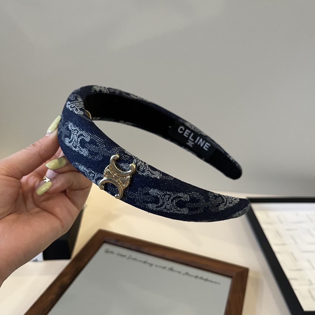 🆕

Celine赛琳新款发箍