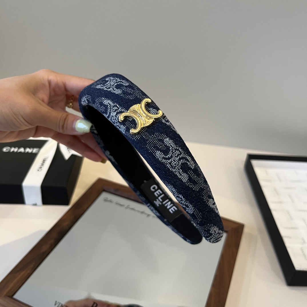 🆕

Celine赛琳新款发箍