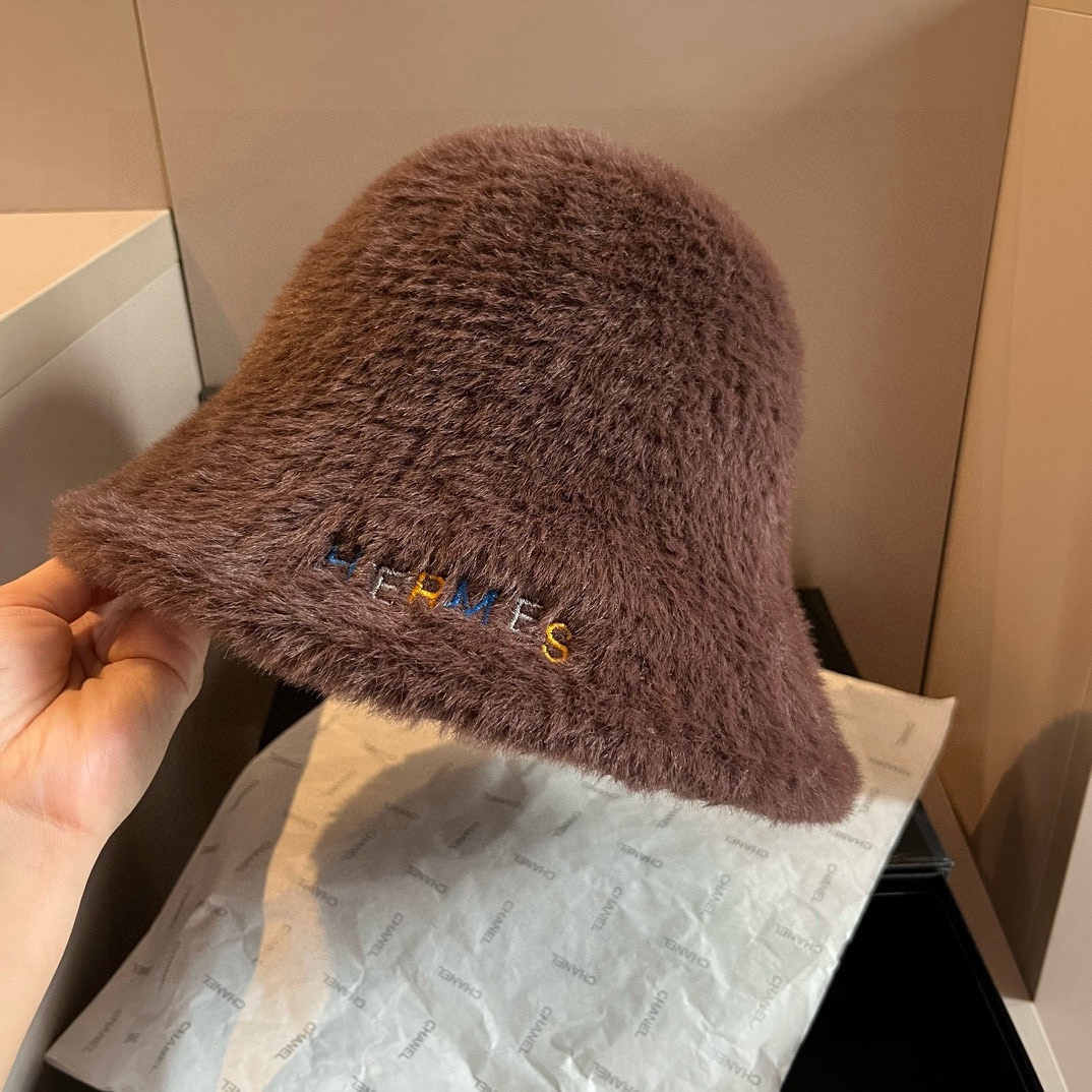 🆕

爱马仕新款兔毛渔夫帽，保暖毛毛圆顶帽，头围57cm