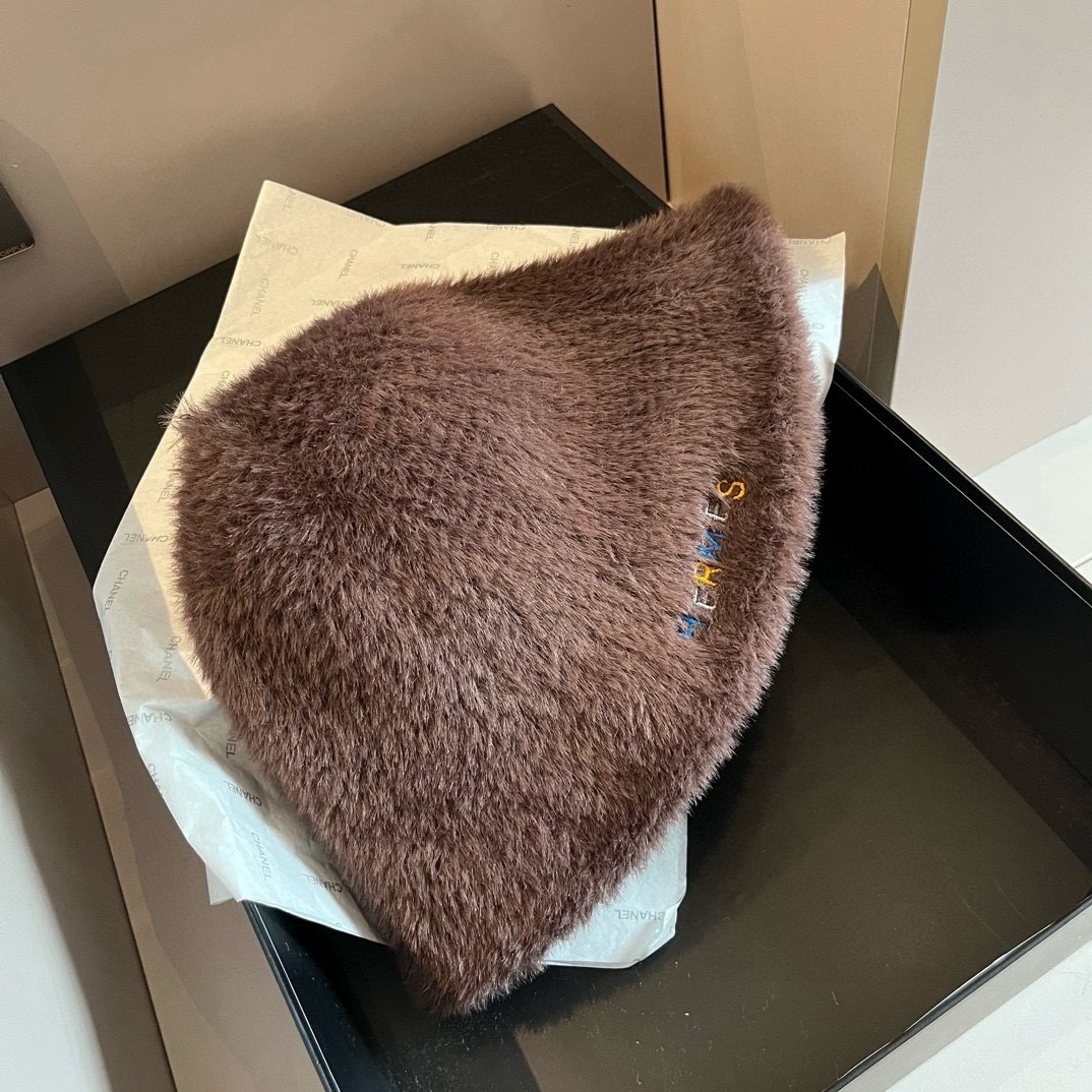 🆕

爱马仕新款兔毛渔夫帽，保暖毛毛圆顶帽，头围57cm