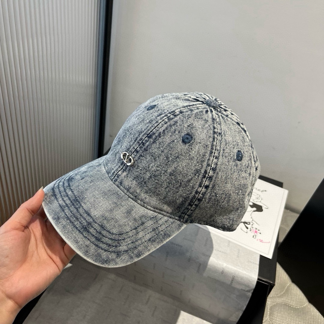 🆕

华伦天奴新款鸭舌帽
