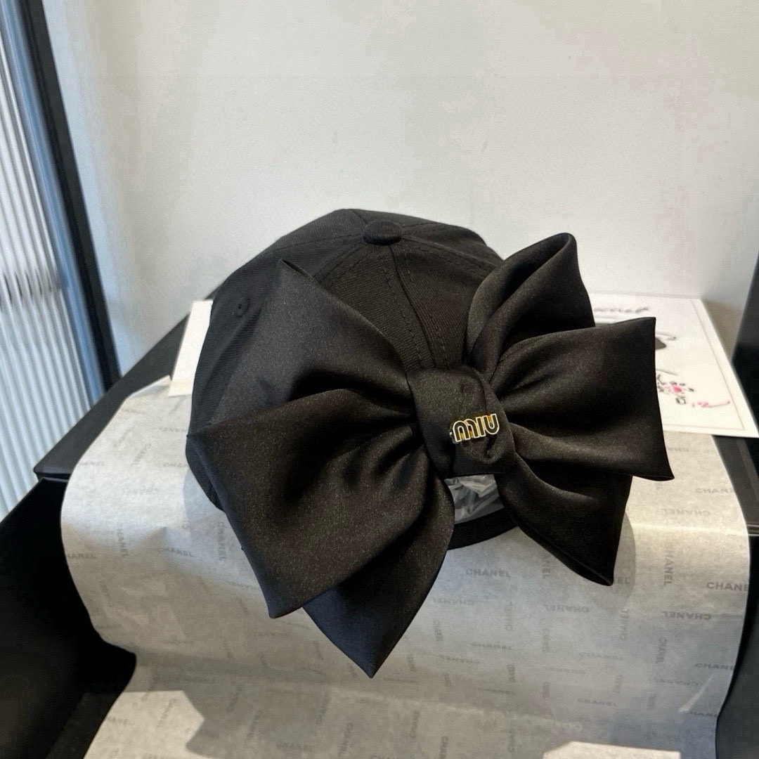 🆕

miumiu缪缪蝴蝶结鸭舌帽，高端定制，头围57cm