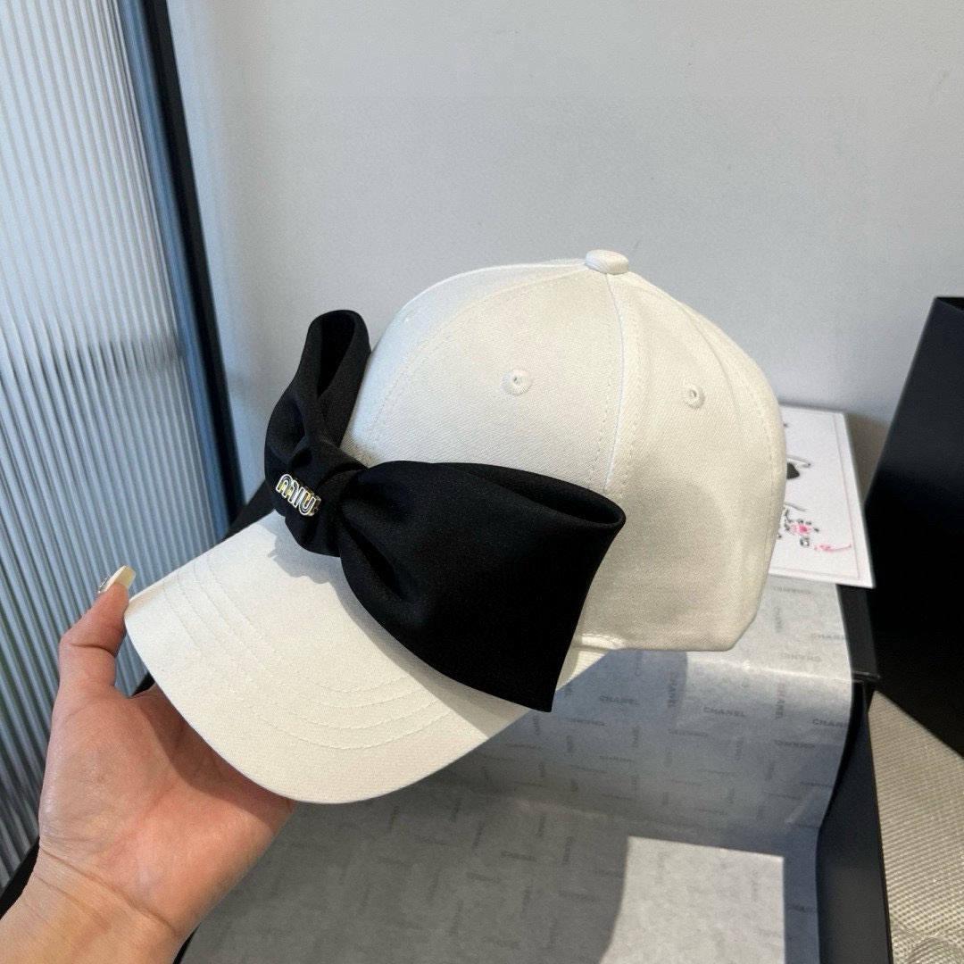 🆕

miumiu缪缪蝴蝶结鸭舌帽，高端定制，头围57cm