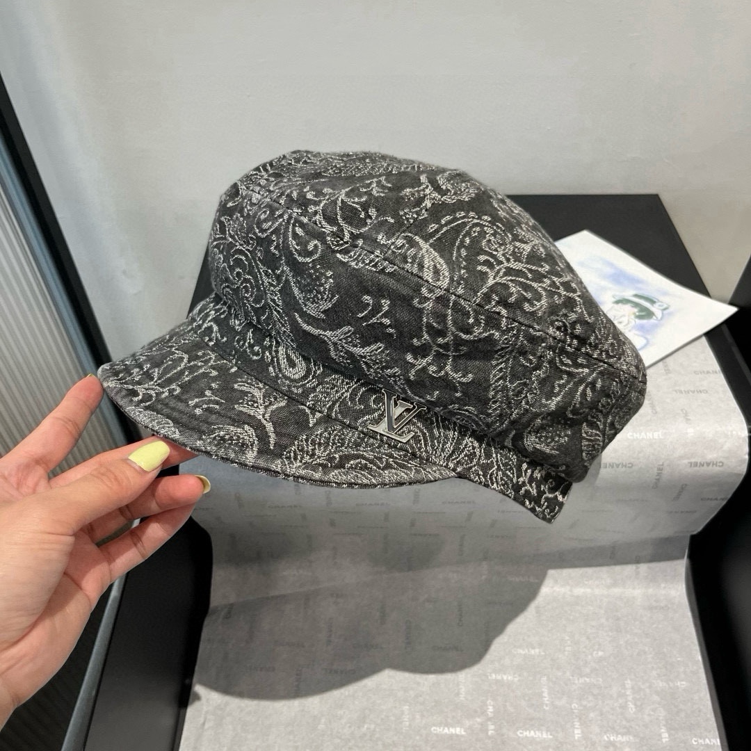 🆕

Lv新款鸭舌军帽，高级定制，头围57cm