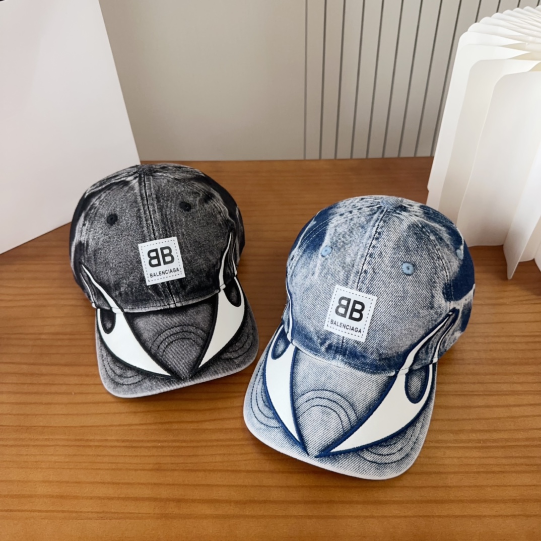 

Balencia*a 巴黎世家新款棒球帽
 🧢简约时尚超级无敌好看的帽子！