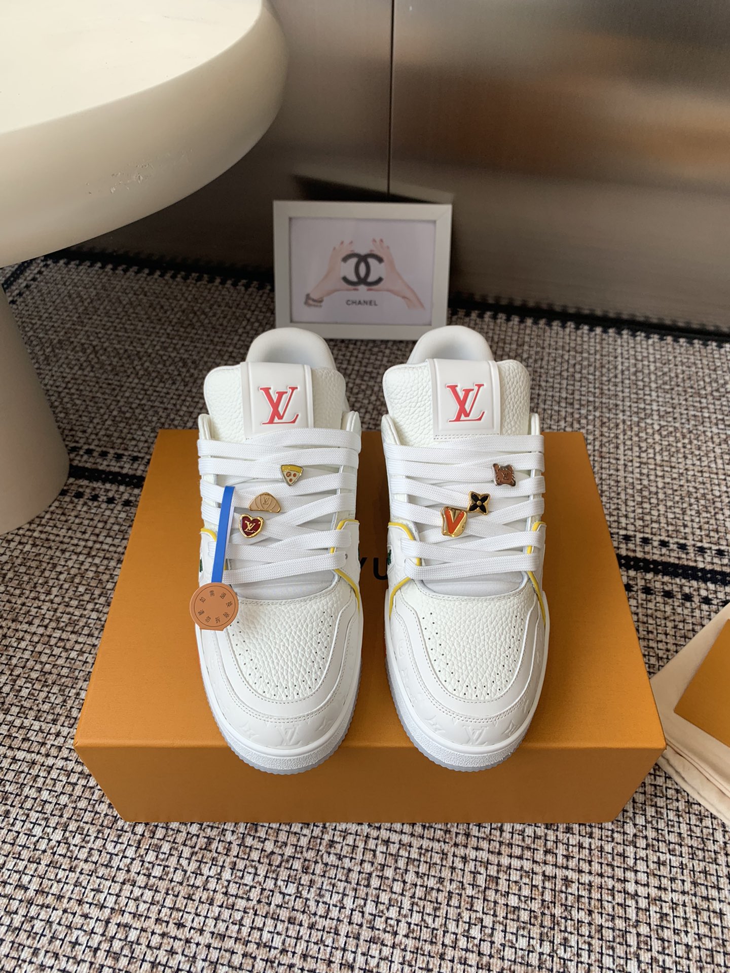 NO:511808,Latest LV Trainer series latest sneakers. The whole pair of shoes is purchased and developed by Zp, all customized materials, exclusive mold opening sole, all details are shipped together, and even the packaging is the same as the genuine one. Size: 35-45 (45. Customized, no return or replacement), casual shoes/sports, louis vuitton, sneakers19860909最新款LV Trainer 系列最新运动鞋 整双鞋子采购Zp开发打造,全部定制材料,独家开模大底,细节全部对版出货,连包装也做到跟正品一样.码数:35-45（45.定做不退不换）,休闲鞋/运动鞋,louis vuitton,sneakers,Women's Shoes