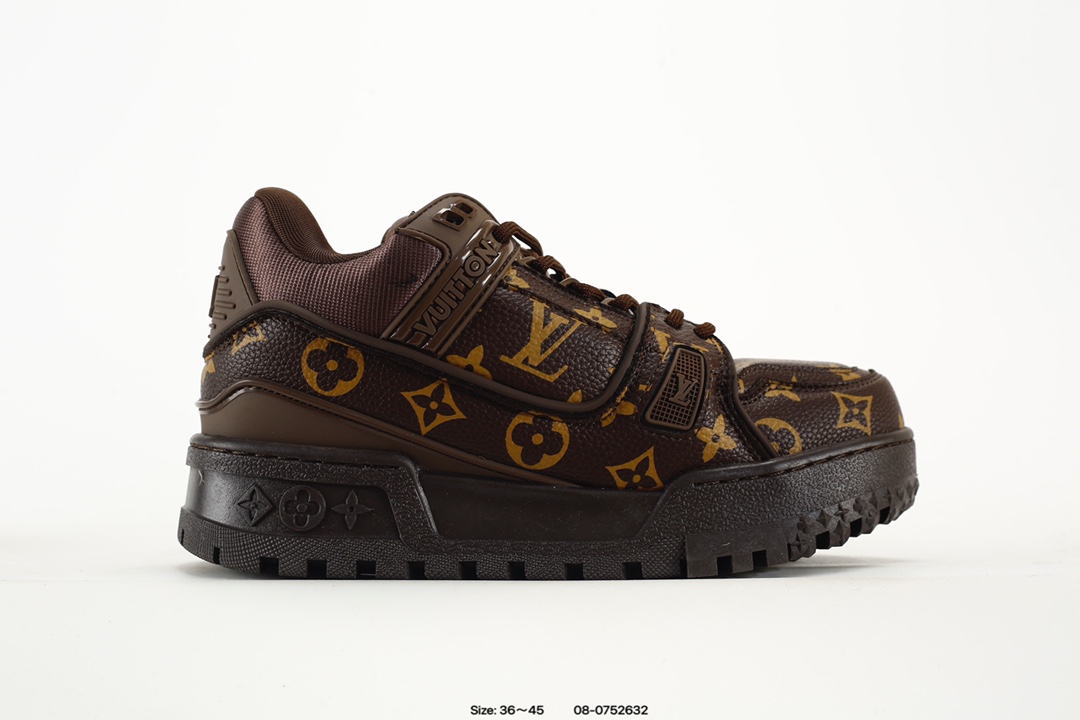 Louis vuitton Trainer Sneaker Low LV路易威登 休闲运动文化百搭板鞋 舒适防滑底和百搭性霸屏整个时尚娱乐圈 细节调整完美主义 鞋面采用柔软皮革鞋面 独家开模大底 侧边采用3D打印标志性Logo 尽显贵族时尚气息 配带正品全套包装 编码:08-0752632