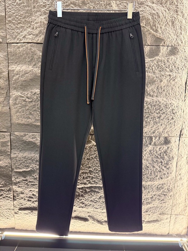 Luxurious Men’s Wool Shorts: Loro Piana Noyoa L2025s, Classic Elegance in Fashion Styles - 图片 1