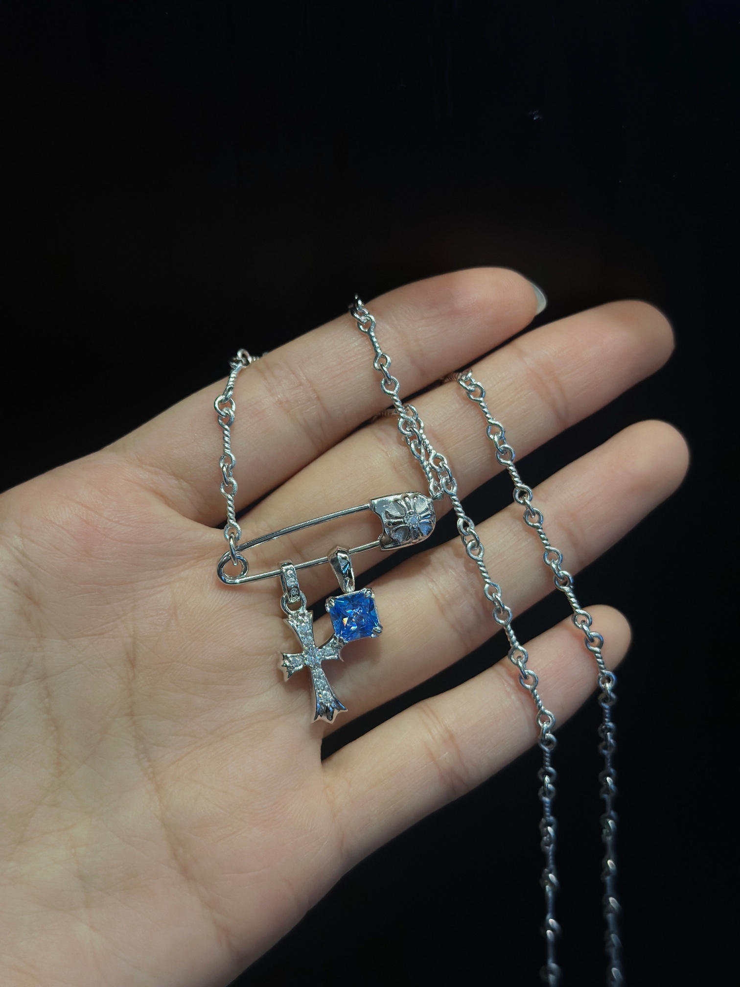 Chrome Hearts 𝐂𝐡𝐫𝐨𝐦𝐞 𝐡𝐞𝐚𝐫𝐭𝐬 克罗心 别针十字架镀白金方糖项链