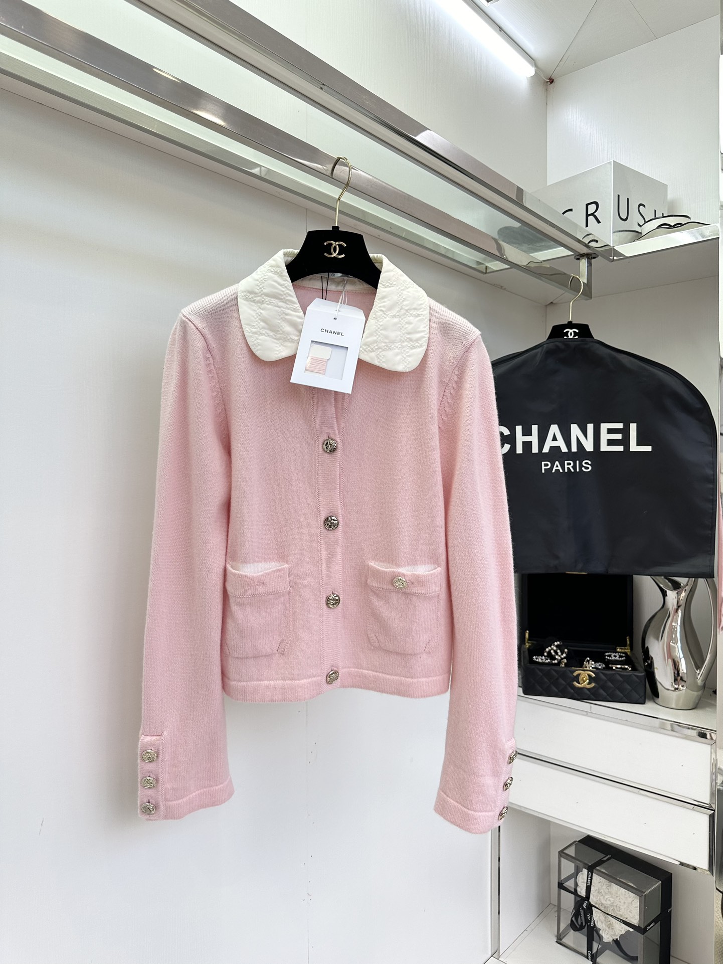 Chanel-Style Knit Cardigan: Elegant, Girlish Design with Exquisite Details 2 i1754546411 557 0