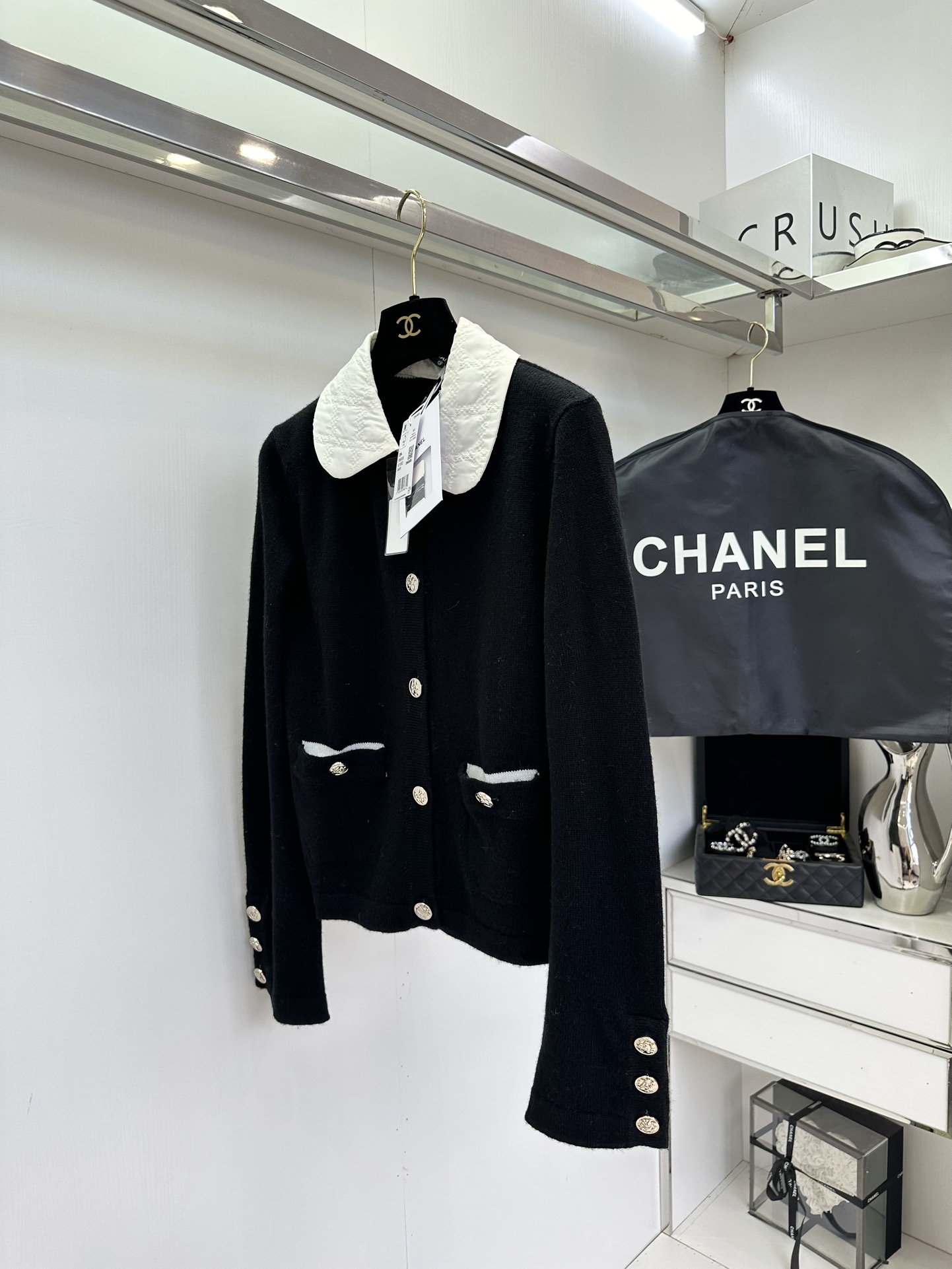 Chanel-Style Knit Cardigan: Elegant, Girlish Design with Exquisite Details 9 i1754546411 8108 7