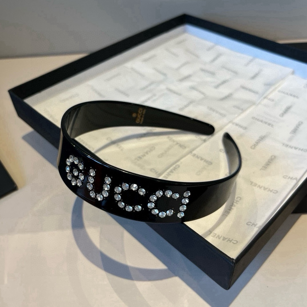 🆕

gucci古奇发箍 官方款