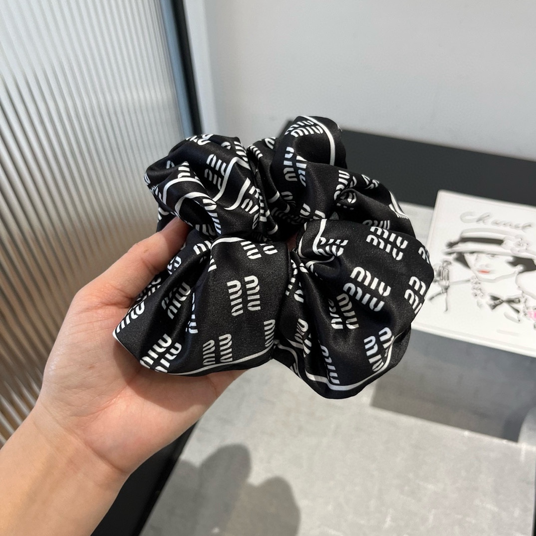 🆕

miumiu缪缪新款发圈