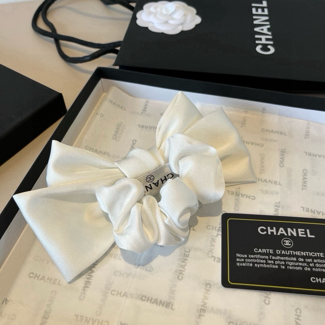 🆕

Chanel香奈儿蝴蝶结发圈 黑 白两色