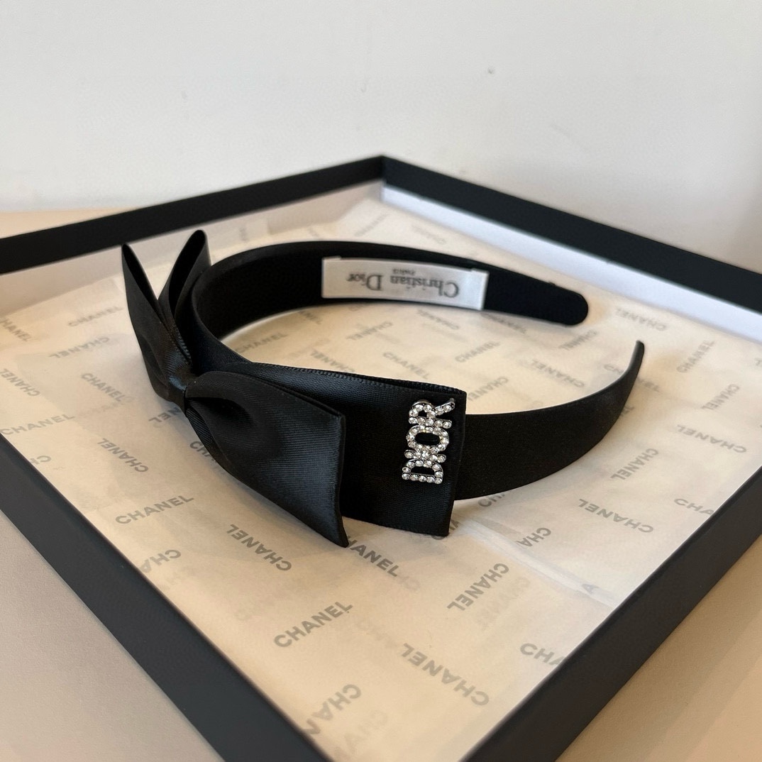 🆕

Dior迪奥新款蝴蝶结发箍