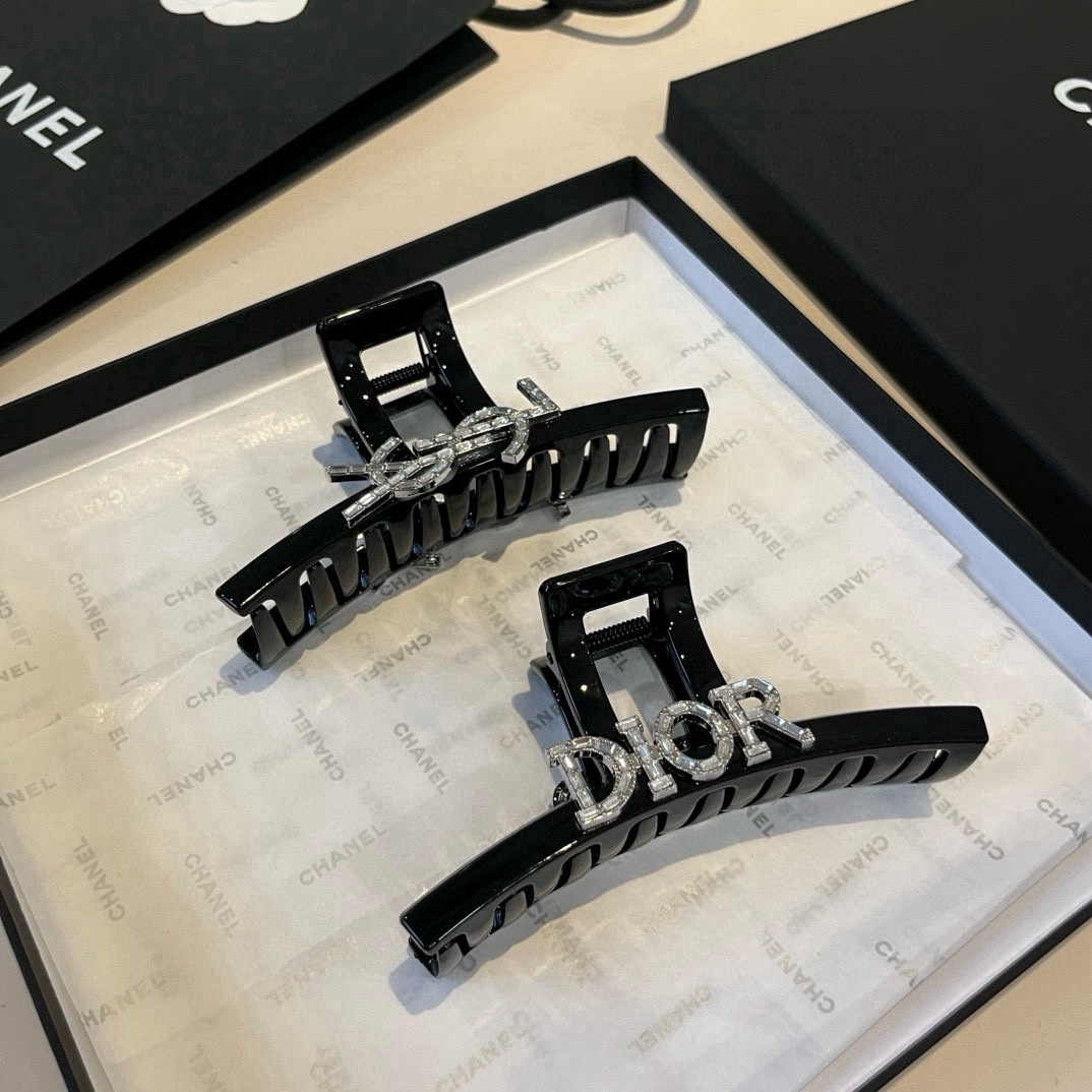 🆕

DIOR迪奥新款发夹