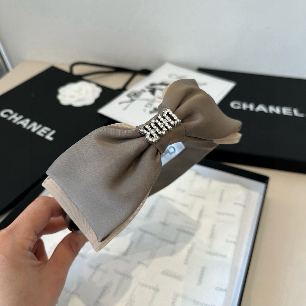🆕

Dior迪奥新款蝴蝶结发箍