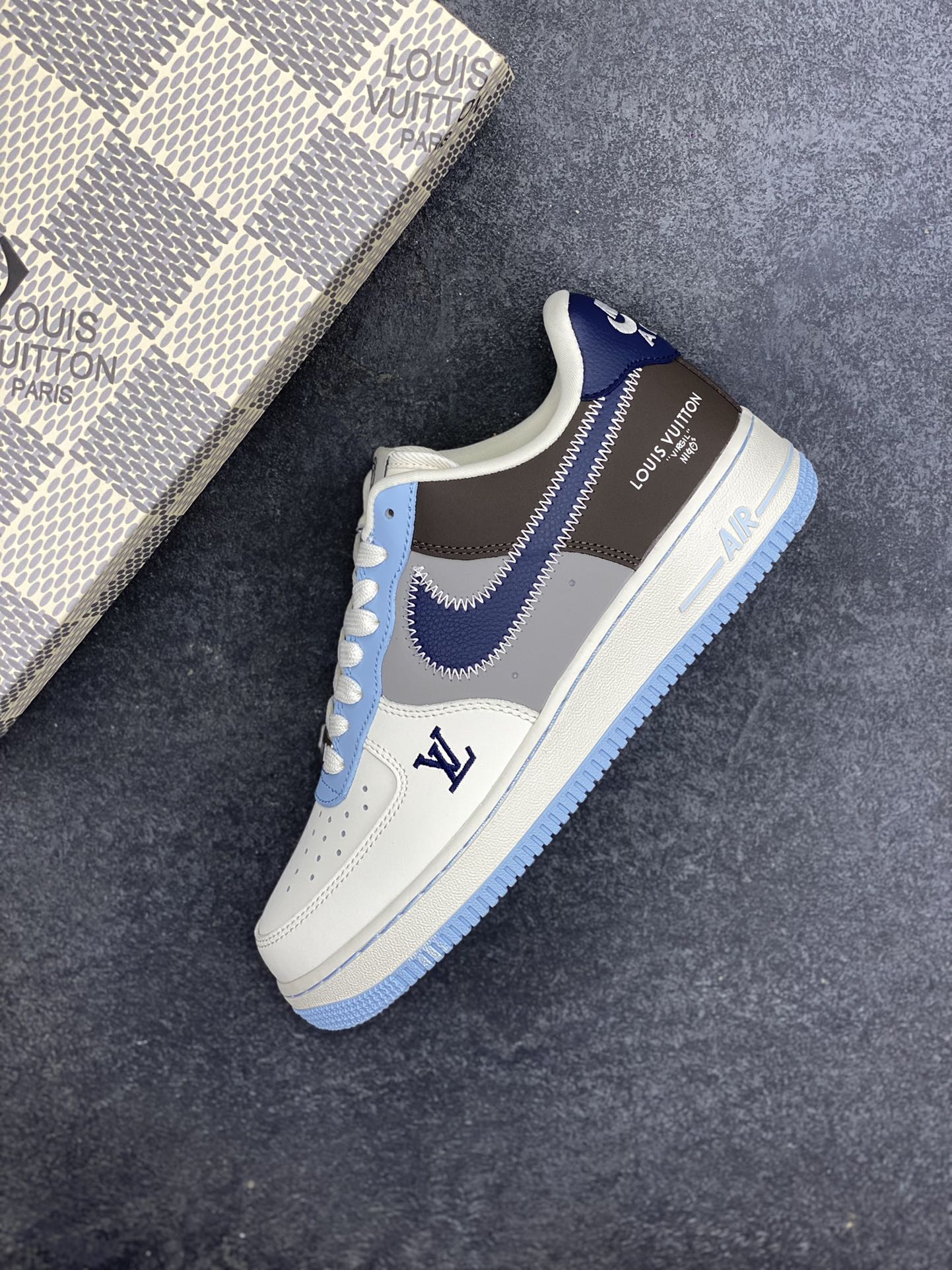 图片[7]-NIke Air Force 1 \’07 Low LV联名–彩色拼接 空军一号低帮 运动鞋 休闲鞋 折边针车 工艺难度大 原楦头原纸板 原装鞋盒 原厂鞋底 超高清洁度 细节完美 货号：SC0601-560 尺码：36 36.5 37.5 38 38.5 39 40 40.5 41 42 42.5 43 44 44.5 45-选品中心