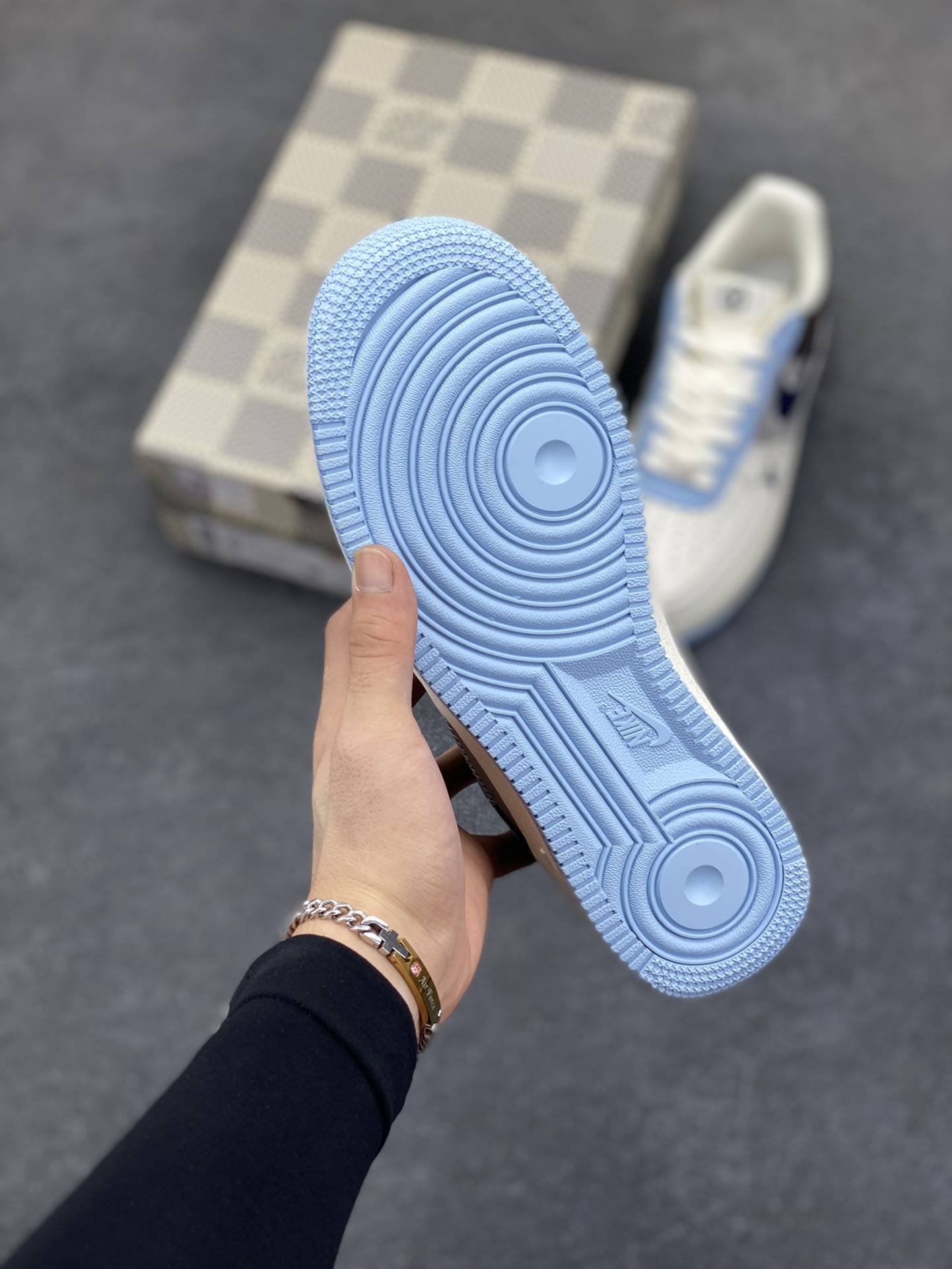 图片[5]-NIke Air Force 1 \’07 Low LV联名–彩色拼接 空军一号低帮 运动鞋 休闲鞋 折边针车 工艺难度大 原楦头原纸板 原装鞋盒 原厂鞋底 超高清洁度 细节完美 货号：SC0601-560 尺码：36 36.5 37.5 38 38.5 39 40 40.5 41 42 42.5 43 44 44.5 45-选品中心