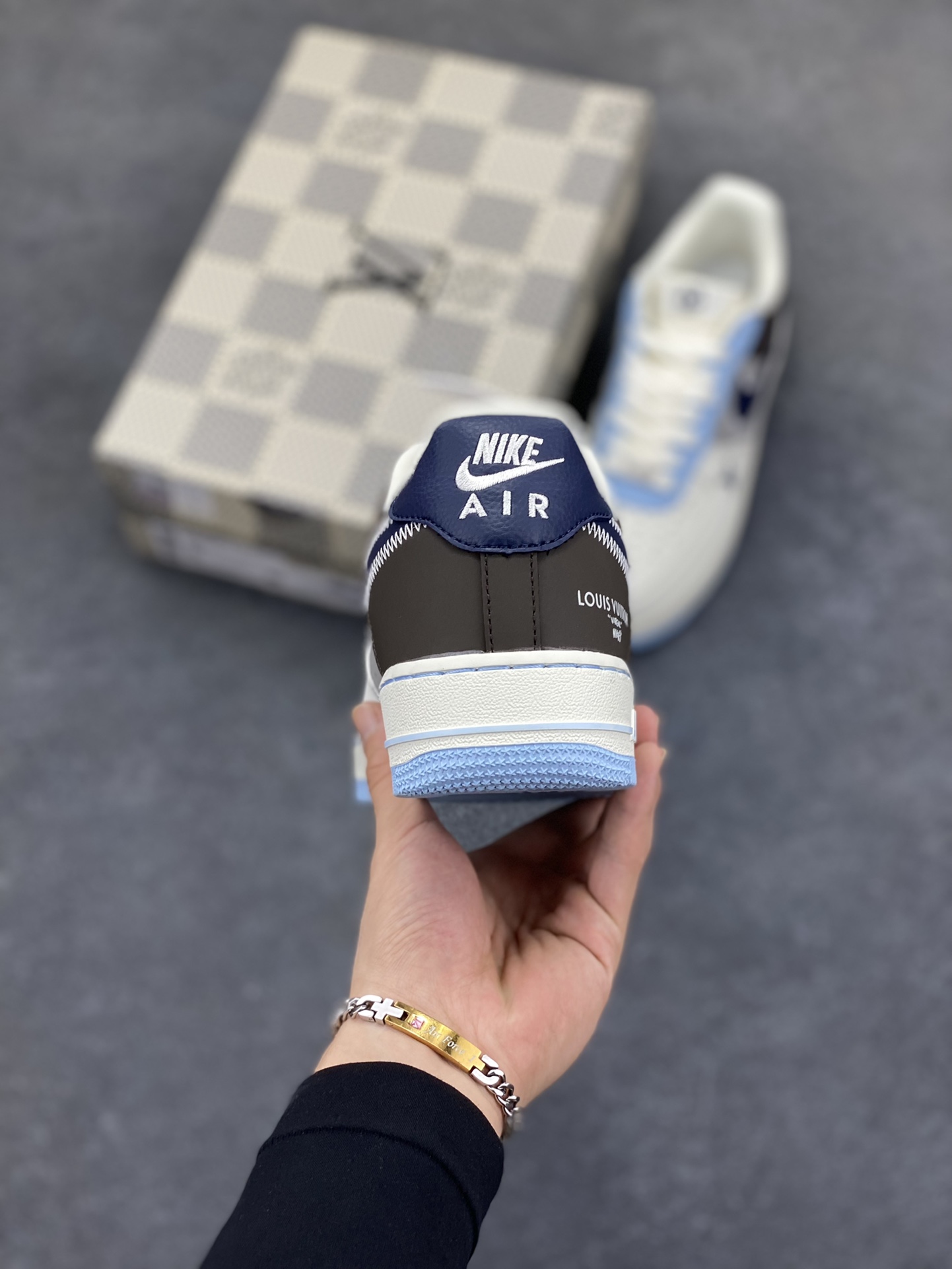 图片[4]-NIke Air Force 1 \’07 Low LV联名–彩色拼接 空军一号低帮 运动鞋 休闲鞋 折边针车 工艺难度大 原楦头原纸板 原装鞋盒 原厂鞋底 超高清洁度 细节完美 货号：SC0601-560 尺码：36 36.5 37.5 38 38.5 39 40 40.5 41 42 42.5 43 44 44.5 45-选品中心