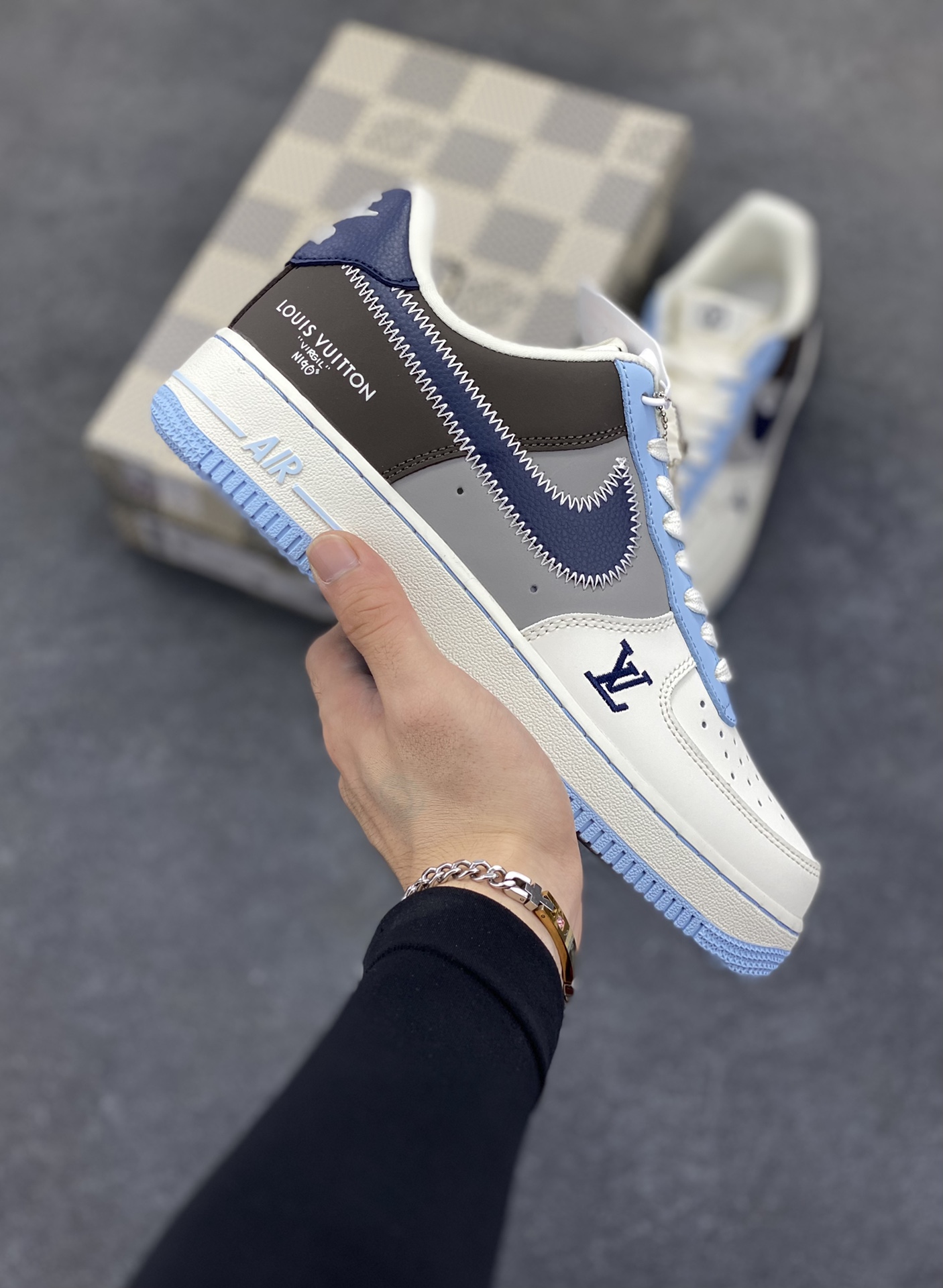 NIke Air Force 1 \'07 Low LV联名--彩色拼接 空军一号低帮 运动鞋 休闲鞋 折边针车 工艺难度大 原楦头原纸板 原装鞋盒 原厂鞋底 超高清洁度 细节完美 货号：SC0601-560 尺码：36 36.5 37.5 38 38.5 39 40 40.5 41 42 42.5 43 44 44.5 45-选品中心