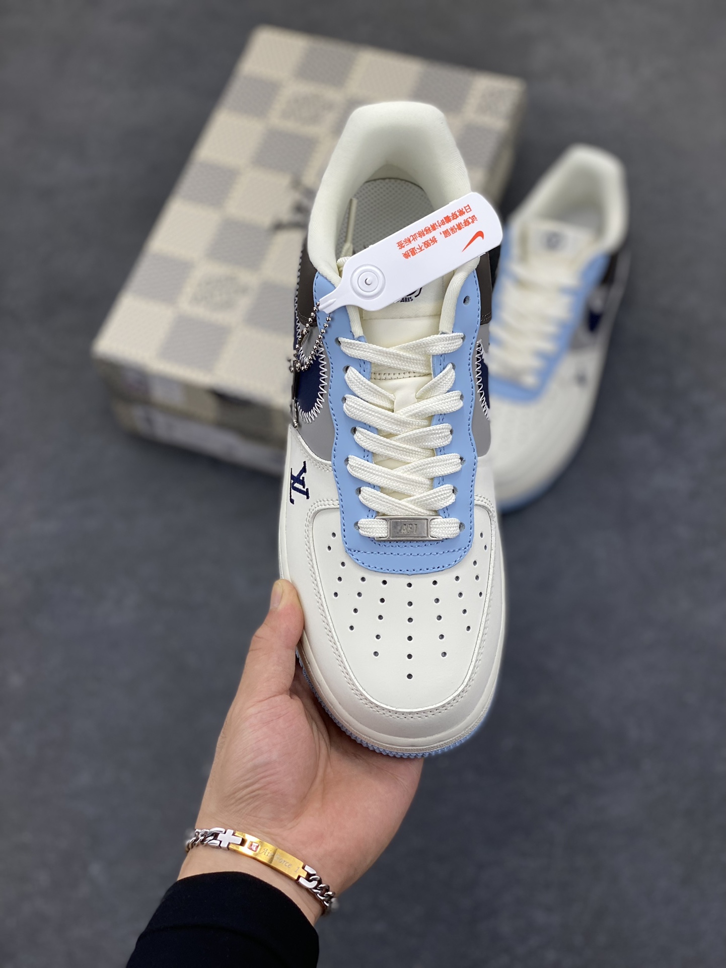 图片[2]-NIke Air Force 1 \’07 Low LV联名–彩色拼接 空军一号低帮 运动鞋 休闲鞋 折边针车 工艺难度大 原楦头原纸板 原装鞋盒 原厂鞋底 超高清洁度 细节完美 货号：SC0601-560 尺码：36 36.5 37.5 38 38.5 39 40 40.5 41 42 42.5 43 44 44.5 45-选品中心