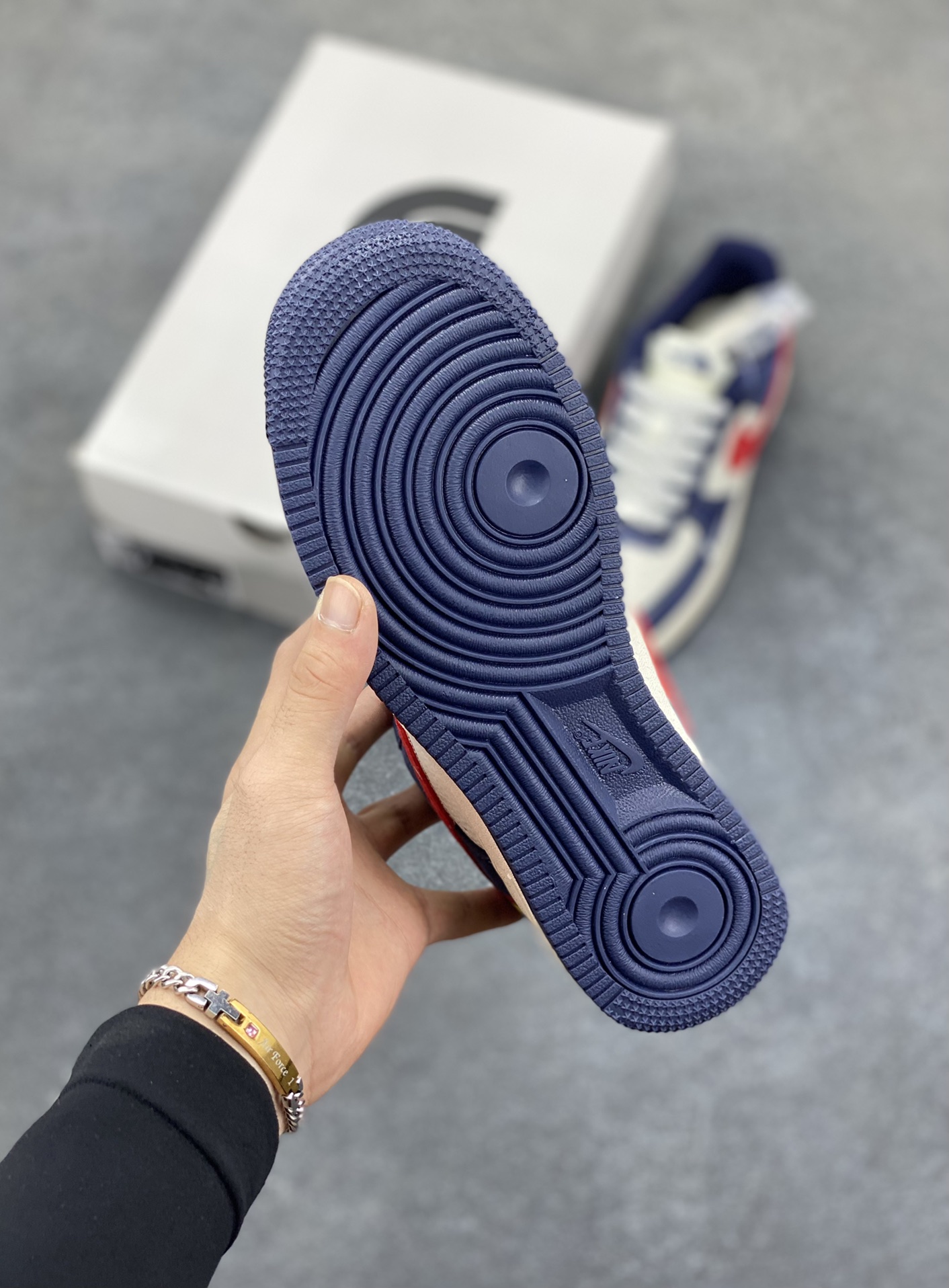 图片[5]-NIke Air Force 1 \’07 Low “北面联名——深兰红”空军一号 低帮 运动鞋 休闲鞋 折边针车 工艺难度大 原楦头原纸板 原装鞋盒 定制五金配件 内置全掌气垫 原厂鞋底 货号：HS8068-045 尺码：36 36.5 37.5 38 38.5 39 40 40.5 41 42 42.5 43 44 44.5 45-选品中心