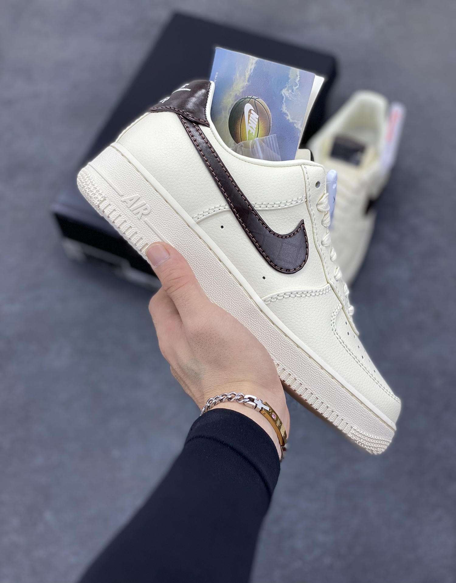 Nike Air Force 1 Low 奶油黄 空军一号低帮运动休闲板鞋 原楦头原纸板 打造纯正空军版型 专注外贸渠道 全掌内置蜂窝气垫 原盒配件 原厂中底钢印、拉帮完美 货号：IH7332-001 尺码：36 36.5 37.5 38 38.5 39 40 40.5 41 42 42.5 43 44 44.5 45 46-选品中心