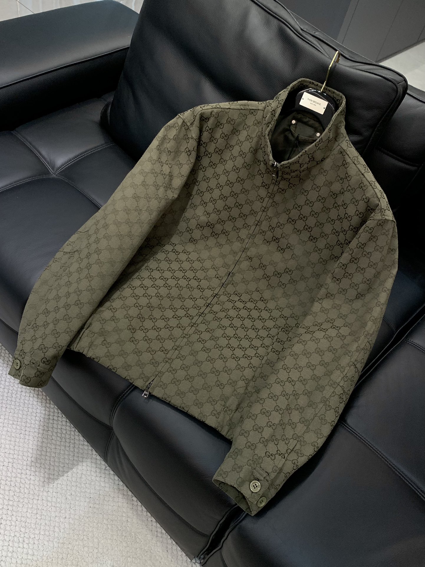 “Autumn 2025 Fashion Jacket by Gucci: Special Features, Sizes S-XL, Chief, Bra, Shoulder, Down Measurements” - 图片 3