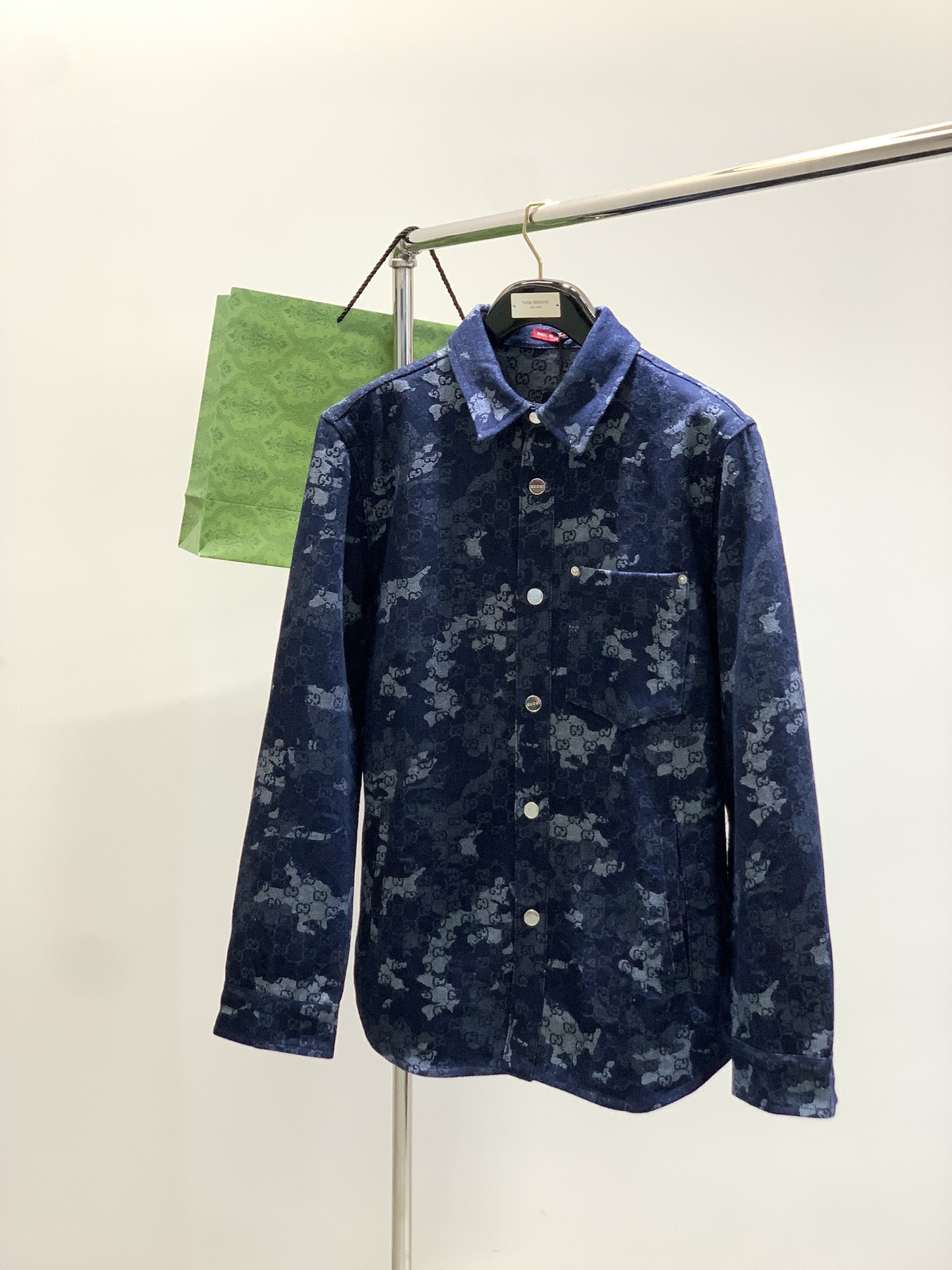 “Autumn 2025 Fashion Trends: Gucci Pants, Synchronized Cabinets, Special Features – Sizes S-XL” - 图片 1