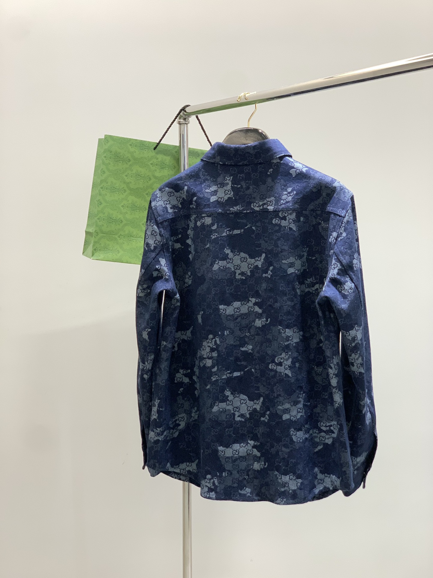 “Autumn 2025 Fashion Trends: Gucci Pants, Synchronized Cabinets, Special Features – Sizes S-XL” - 图片 2