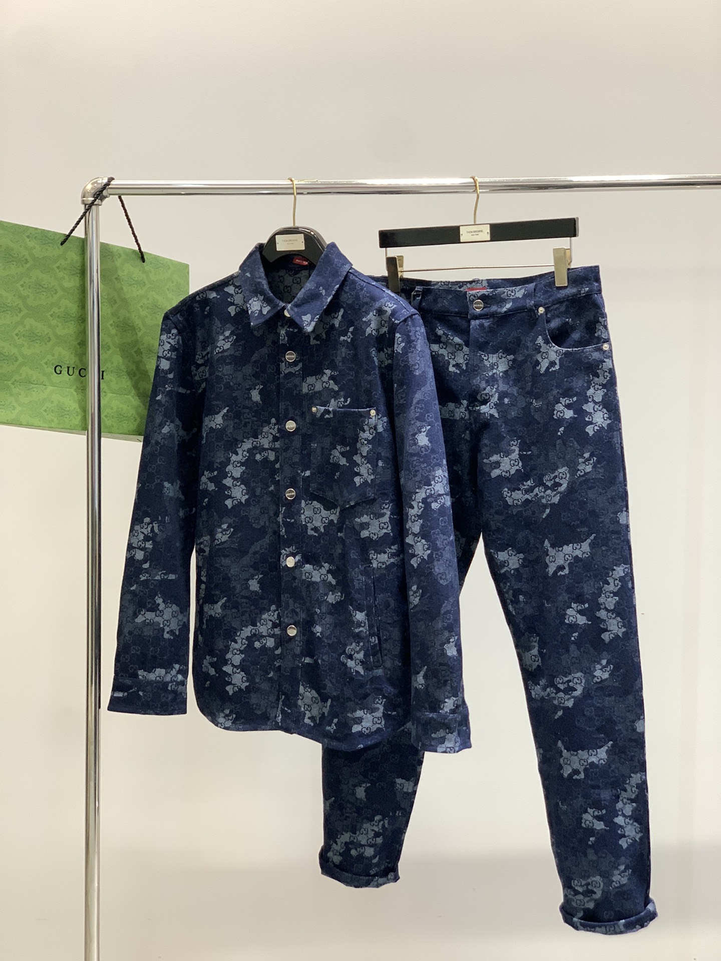 “Gucci Autumn 2025 Fashion: Synchronised Cabinets, Cowboy Suits, and Special Features in S-XL Sizes” - 图片 9