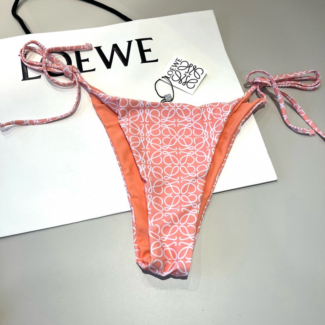 🆕
罗意威LOEWE新款比基尼泳衣👙❤️😍🥰适合多种场景的游泳衣🏊‍♀️海边 游泳池 温泉 水上乐园 漂
