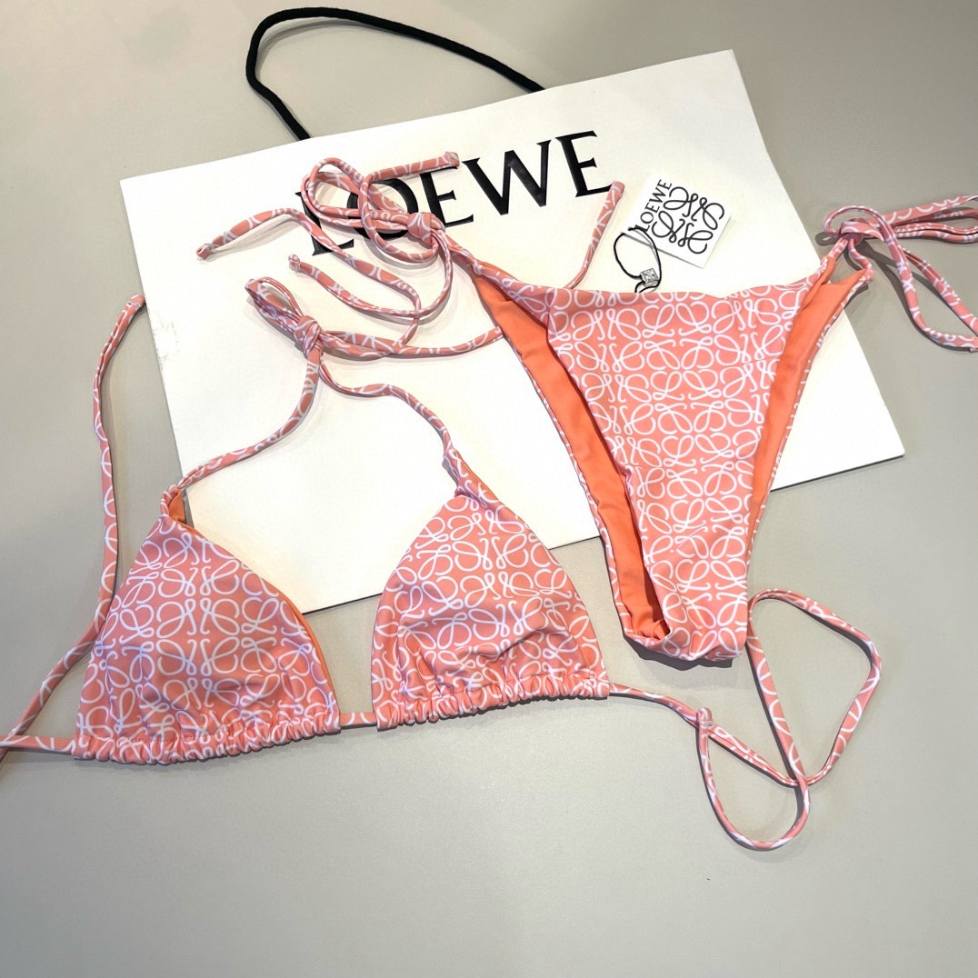 🆕
罗意威LOEWE新款比基尼泳衣👙❤️😍🥰适合多种场景的游泳衣🏊‍♀️海边 游泳池 温泉 水上乐园 漂