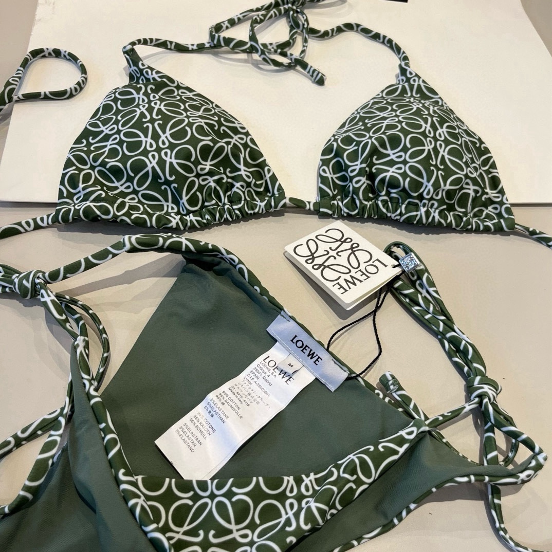 🆕
罗意威LOEWE新款比基尼泳衣👙❤️😍🥰适合多种场景的游泳衣🏊‍♀️海边 游泳池 温泉 水上乐园 漂