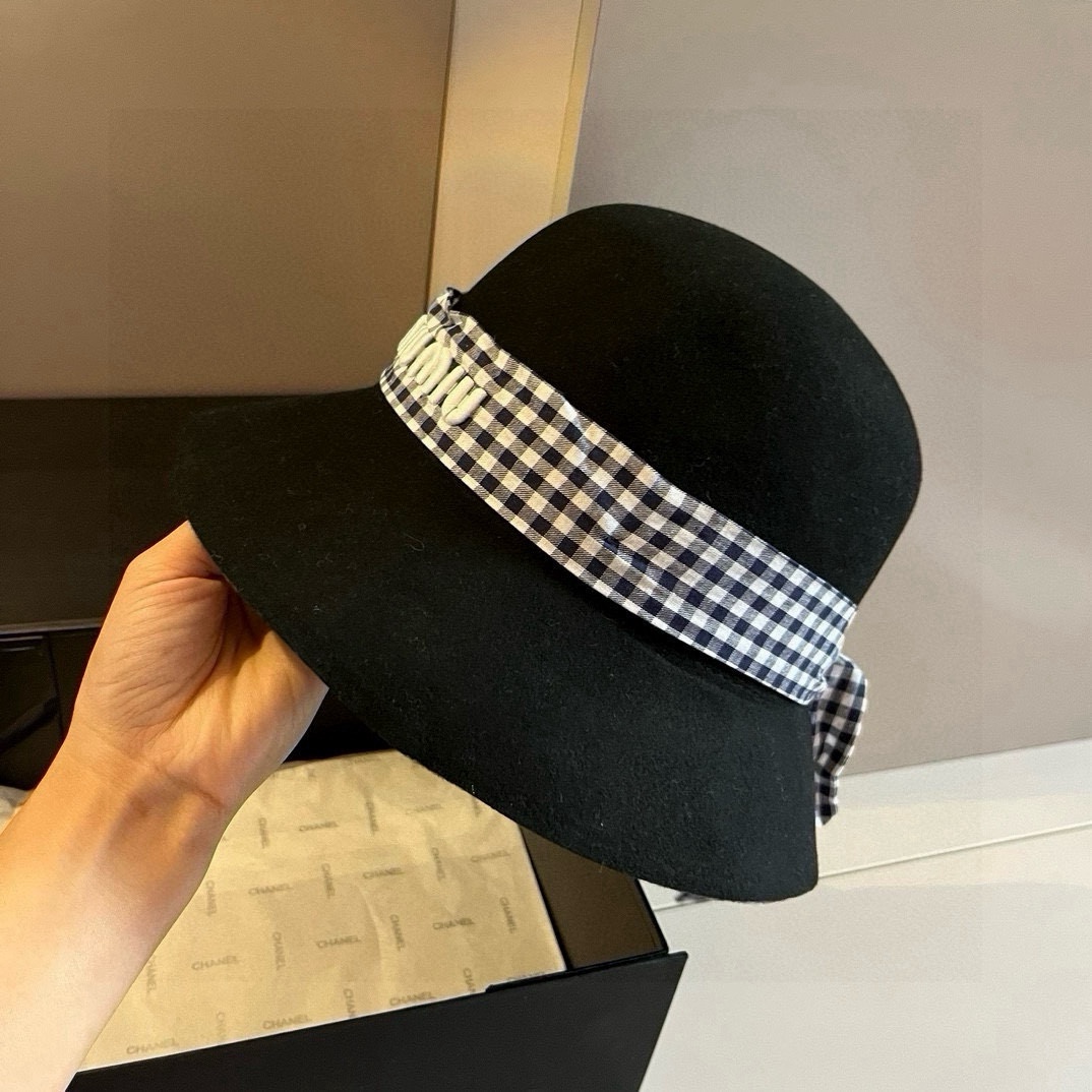 🆕

miumiu缪缪秋冬新款羊毛盆帽，百分百羊毛面料%、头围57cm