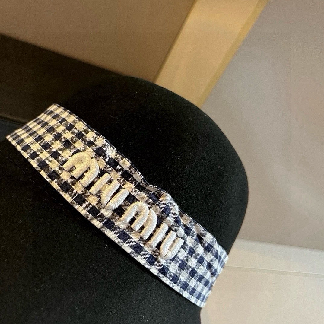 🆕

miumiu缪缪秋冬新款羊毛盆帽，百分百羊毛面料%、头围57cm