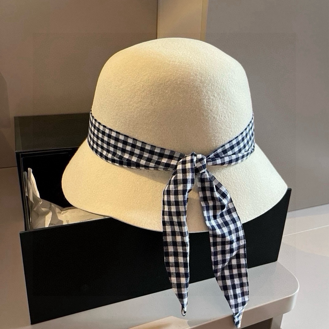 🆕

miumiu缪缪秋冬新款羊毛盆帽，百分百羊毛面料%、头围57cm